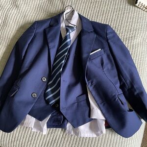 Boys suit. Size 7